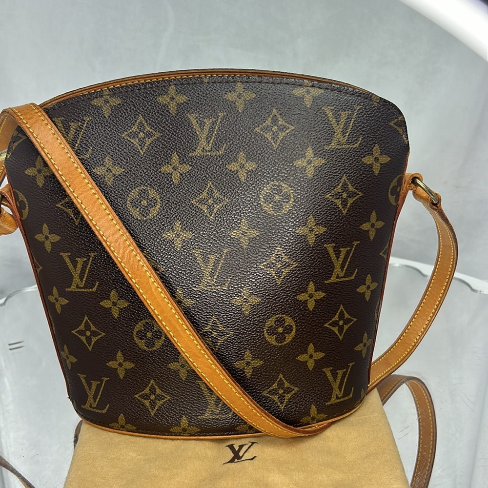 Louis Vouitton LOUIS VUITTON shoulder bag